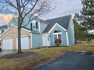 89 Bristol Ct, Gurnee, IL 60031