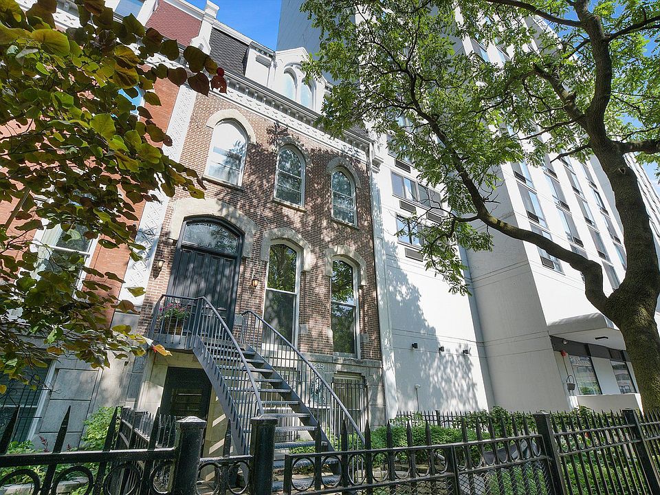 1st image of 1235 N Dearborn Pkwy #1