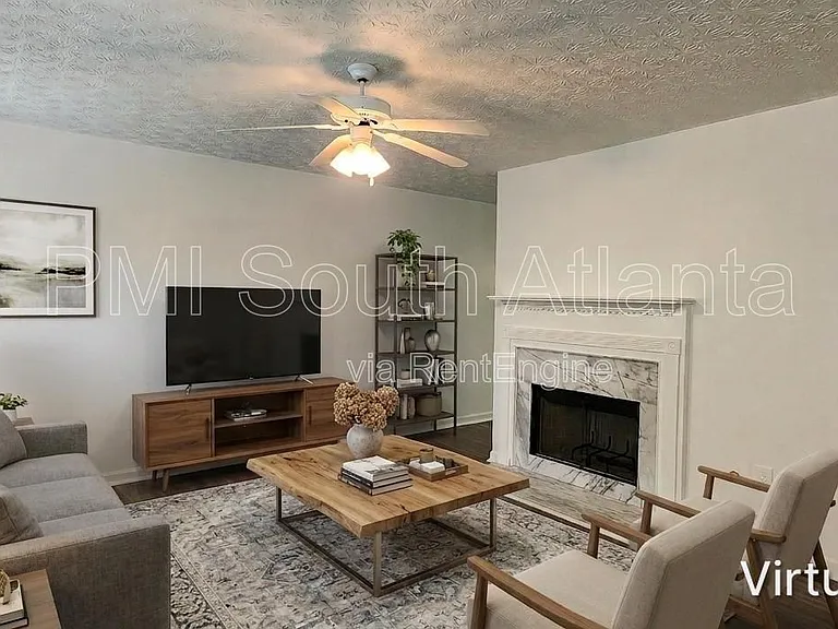 588 Hunnicutt Rd SE — Photo 3