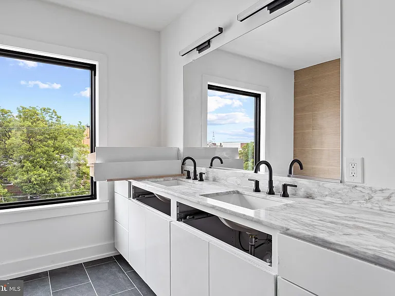 706 Latona St #F — Photo 10