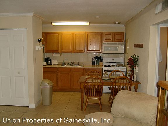 5th image of 1700 SW 16th Ct APT C22