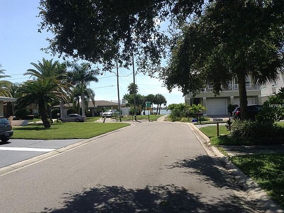 2nd image of 1423 Durling Dr S