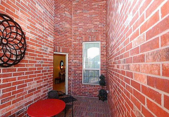 4th image of 22714 Wixford Ln