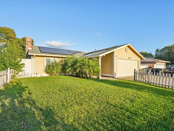 3rd image of 60 Kennelford Cir