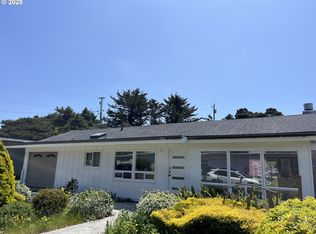 94026 Azalea Ln, Gold Beach, OR 97444