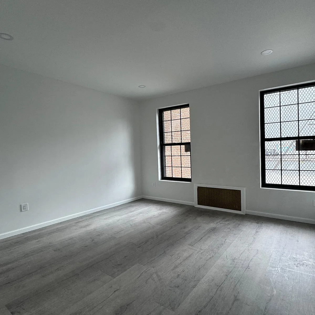Building Photo - 260 Wyckoff Ave #2R