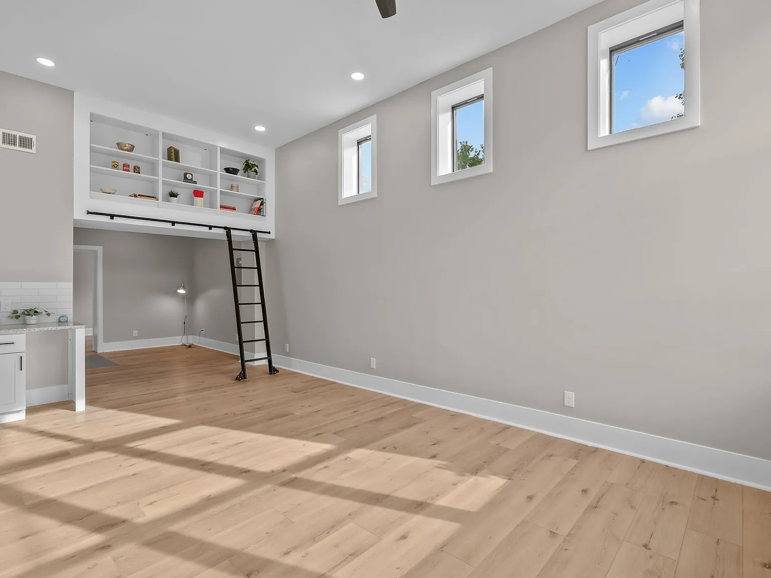 1 bed, 750 sqft, $1,695 — Photo 3