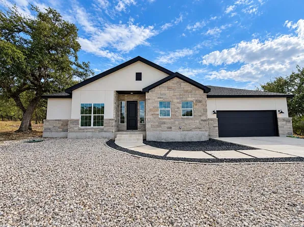 111 S Jesse Stiff, Blanco, TX 78606