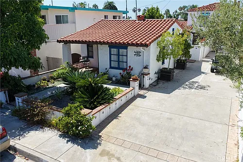 140 Avenida Miramar Photo 1