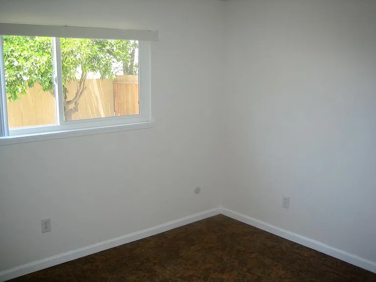 645 Parker St — Photo 44