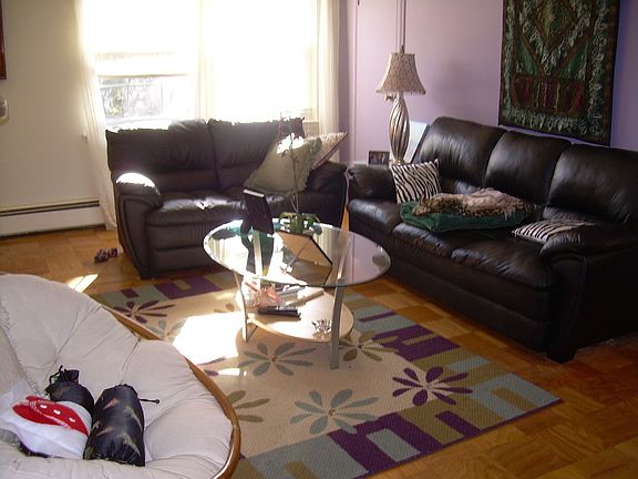 3rd image of 301 Towne House Vlg