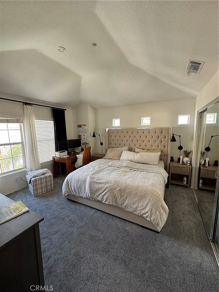 2 bed, 2.5 bath, 1347 sqft, $3,950 — Photo 3