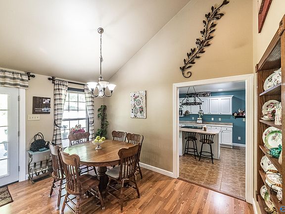 4th image of 192 Peek Rd