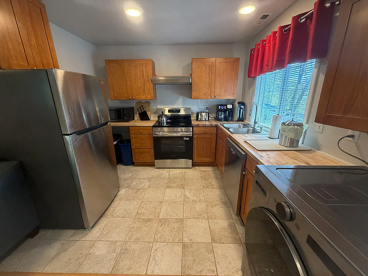 2 bed, 700 sqft, $2,900 — Photo 2