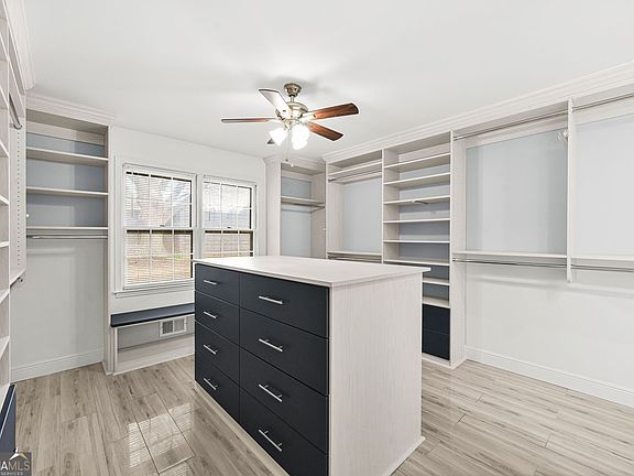 4th image of 2028 Wrights Way