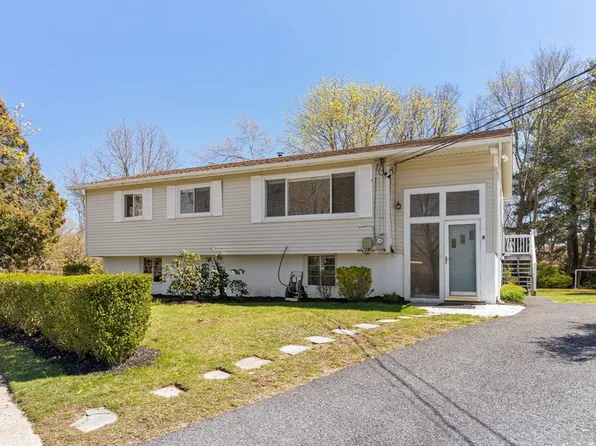9 Wharton Ct, Hyde Park, MA 02136