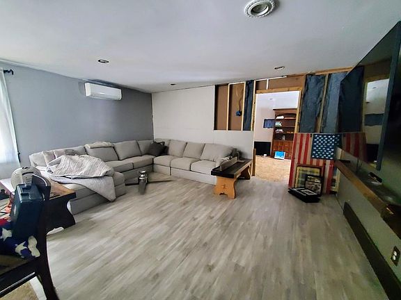 3rd image of 8229 Northwood Dr