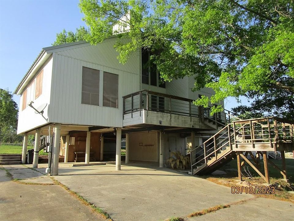 1st image of 21 Pine Cir