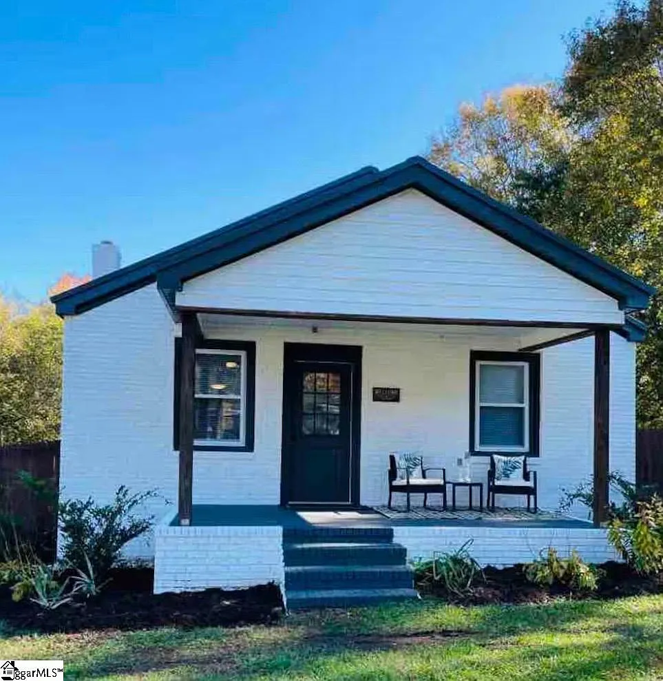 2 bed, $1,800 — Photo 1