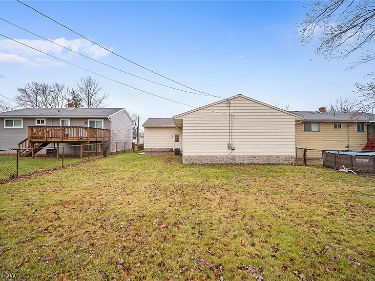 15067 Rochelle Dr — Photo 29