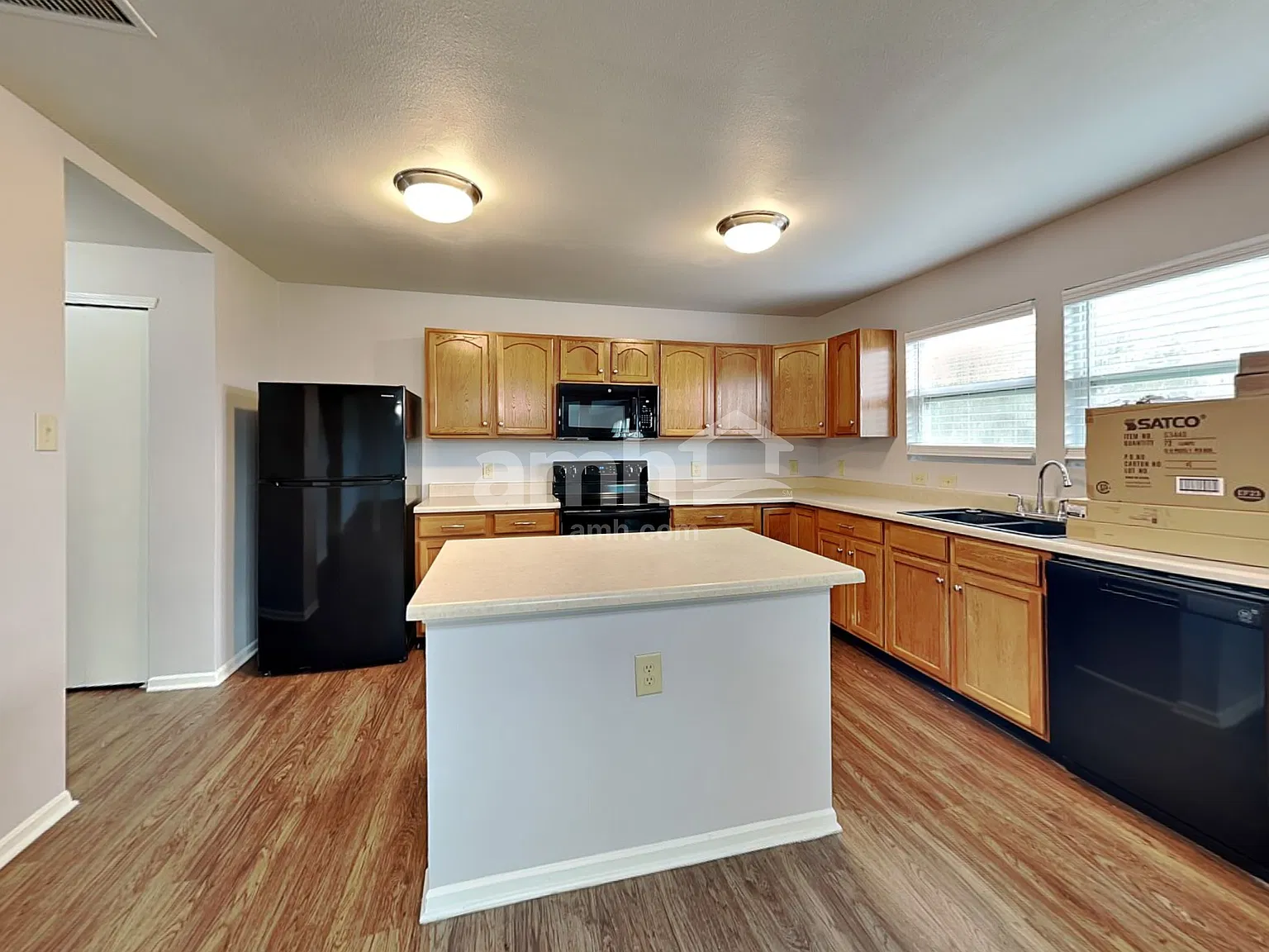 5 bed, 3.0 bath, 3342 sqft, $2,360 — Photo 4