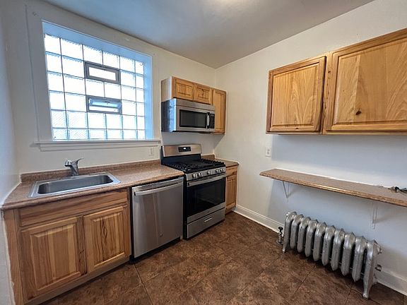 2nd image of 5931 N Paulina St #3M