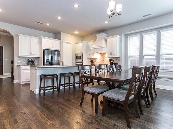 5th image of 5805 Adair Ln
