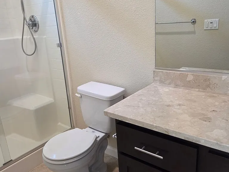 1443 Greenbrier Dr — Photo 16