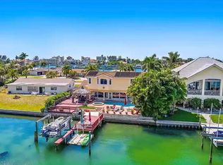 10081 Paradise Blvd, Treasure Island, FL 33706