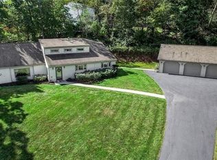 5449 Hardt Rd, Gibsonia, PA 15044