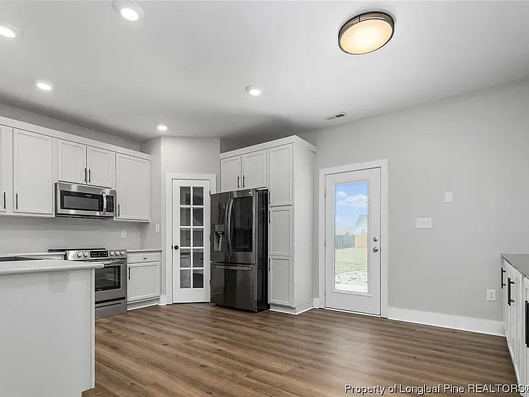 230 Marigold Ln — Photo 10