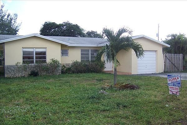 1st image of 250 NE 31st Ct