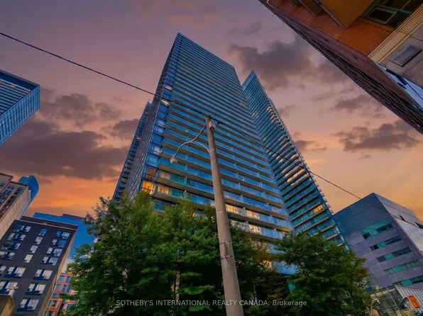 37 Grosvenor St #2107, Toronto, ON M4Y 3G5