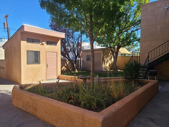 3rd image of 2127 Gold Ave SE #14