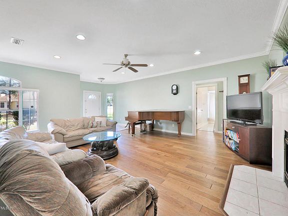 5th image of 3330 Millcrest Dr