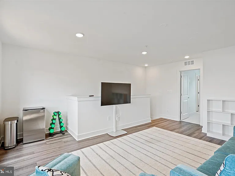 845 King Farm Blvd — Photo 25