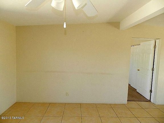 4th image of 5341 S Canada Dr