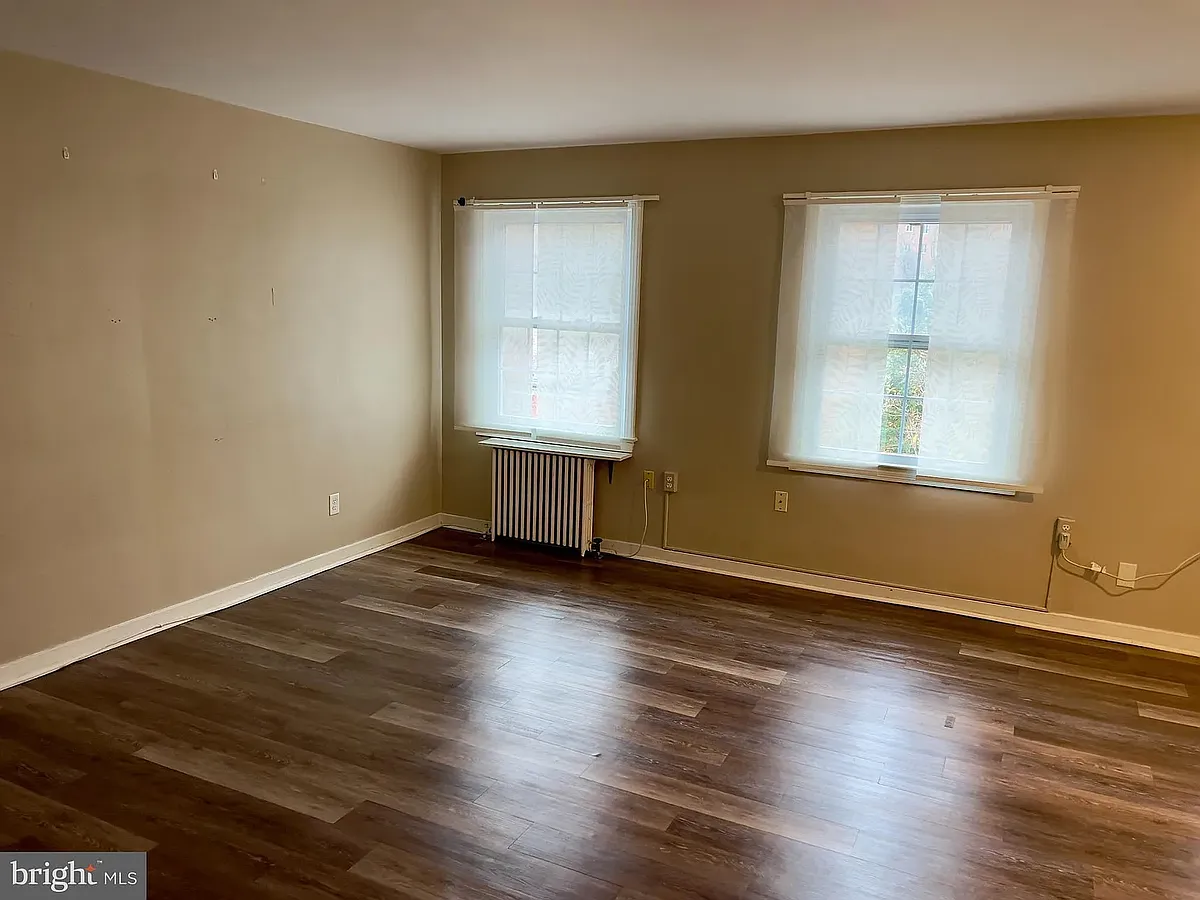 Building Photo - 903 S Frederick St #6
