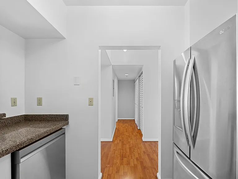 3020 NE 32nd Ave #710 — Photo 9