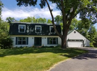 2000 Webber Hills Rd, Wayzata, MN 55391