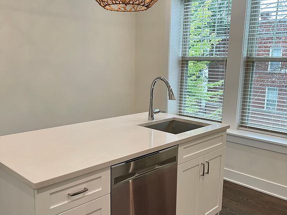4th image of 3701 N Oakley Ave Floor 2
