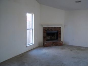 4th image of 4165 Meadow Creek Dr