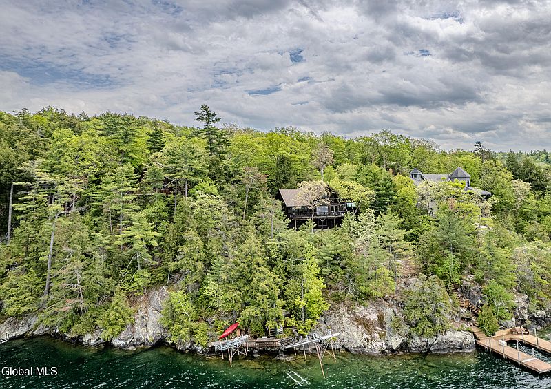 2nd image of 5569 Evergreen Shores Way
