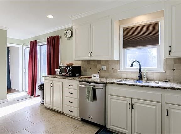 3rd image of 9908 Mercier St