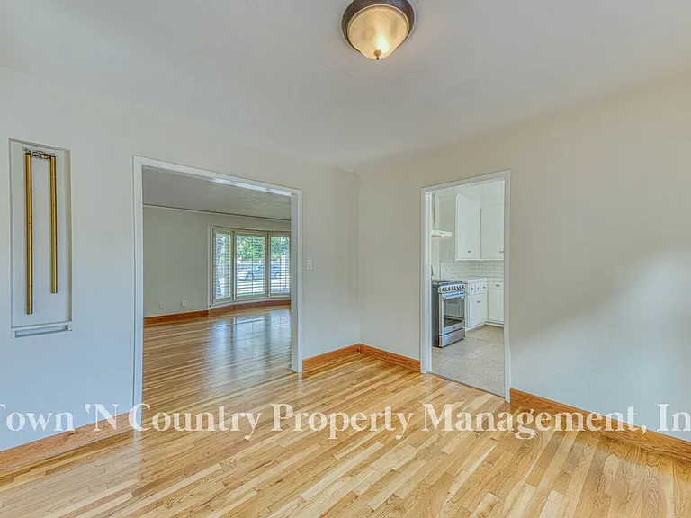 127 Katherine Ave — Photo 7