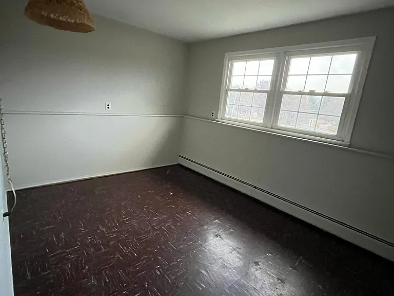 4 Roe Cir — Photo 9