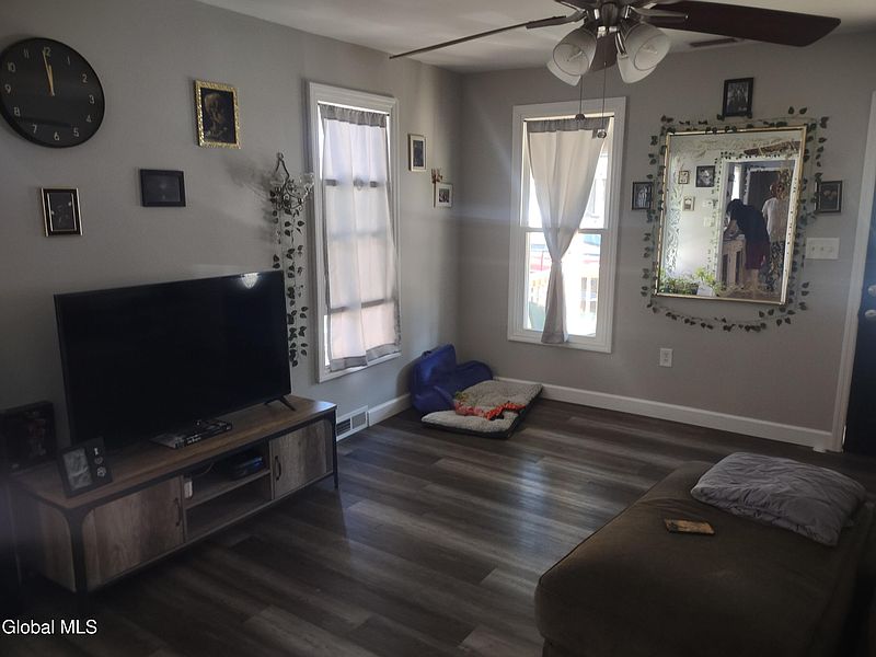 2nd image of 519 N Market Street