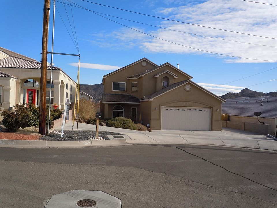 1st image of 108 Camino De La Sierra NE