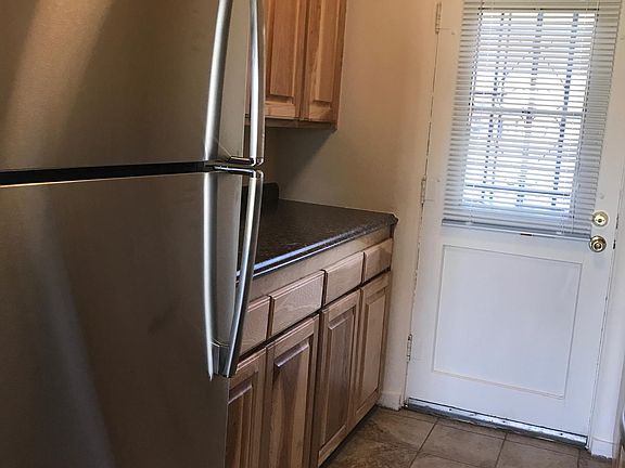 4th image of 525 Montclaire Dr NE