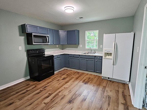 3rd image of 210 Peabody Ave